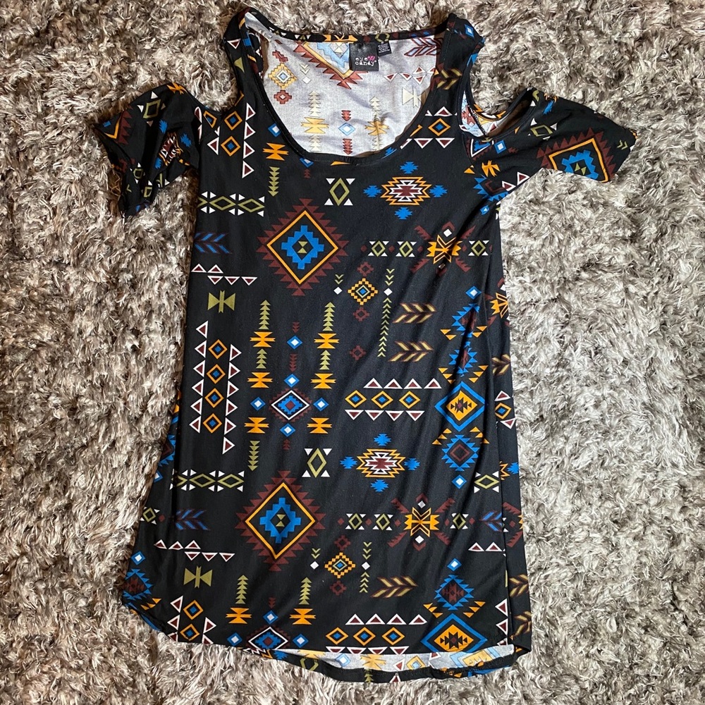 Cold Shoulder Tunic (women’s)